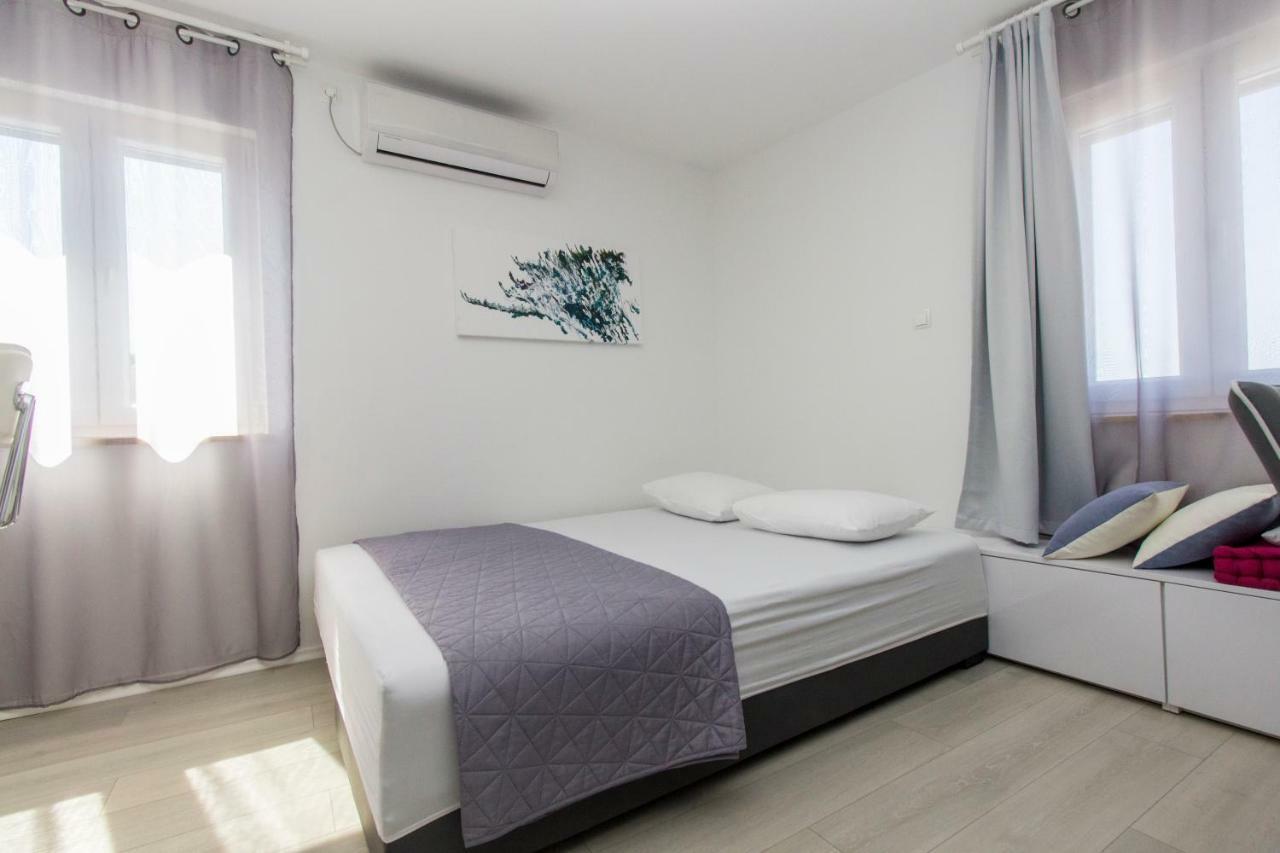 Apartment Betina Inn Esterno foto