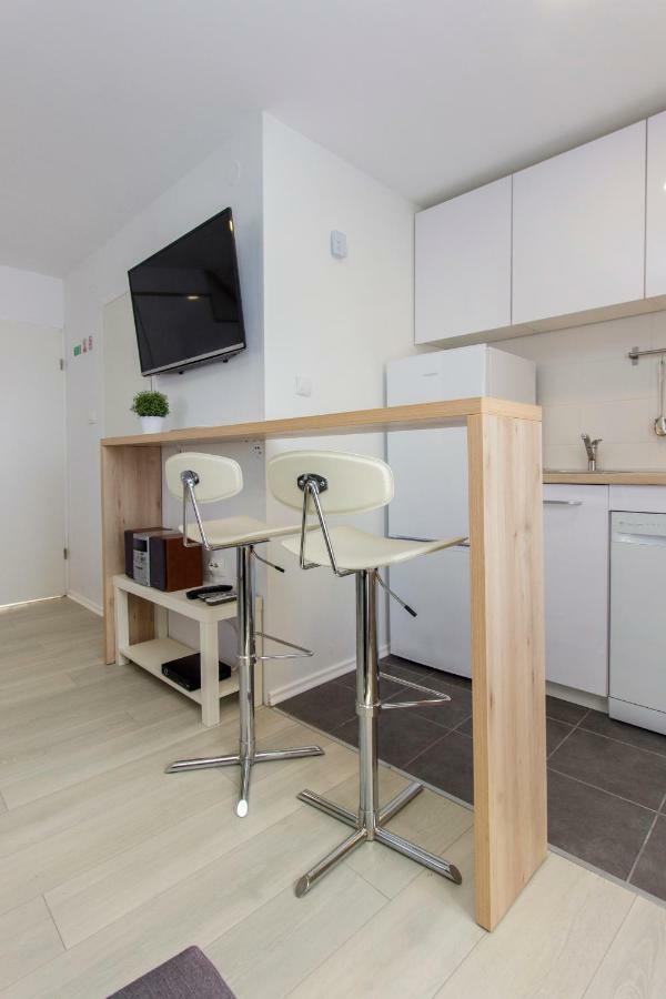 Apartment Betina Inn Esterno foto